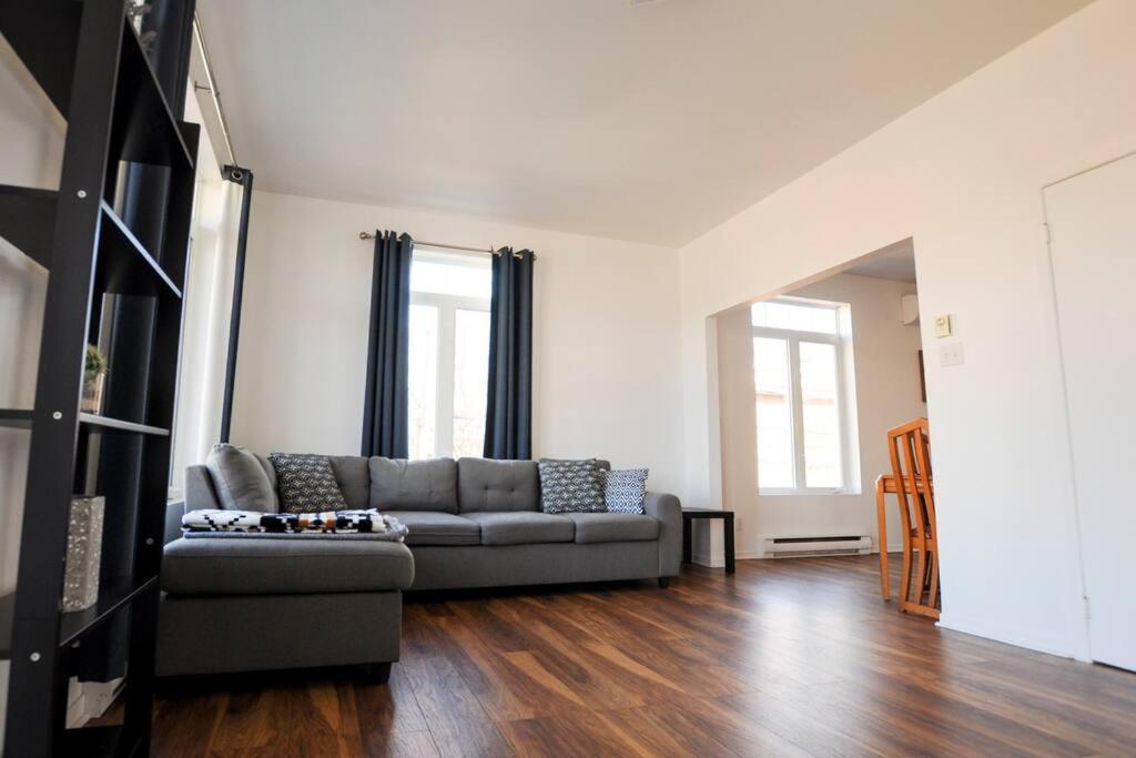 The 1810 - Spacious With Balcony - North Of Quebec Dış mekan fotoğraf
